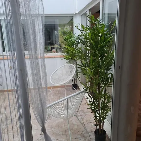 2 Chez L'habitant Homestay *