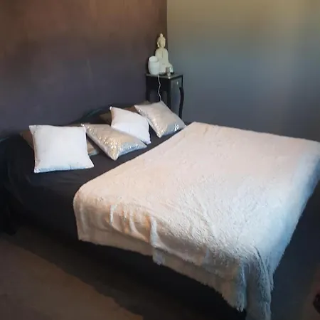 2 Chez L'habitant * Vias